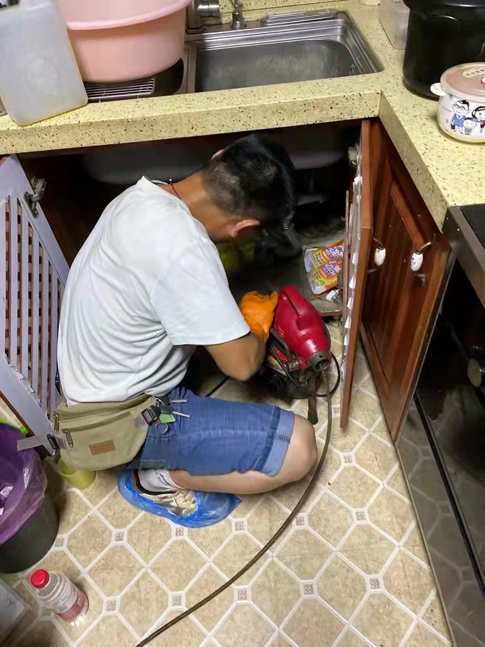 尼勒克通下水道